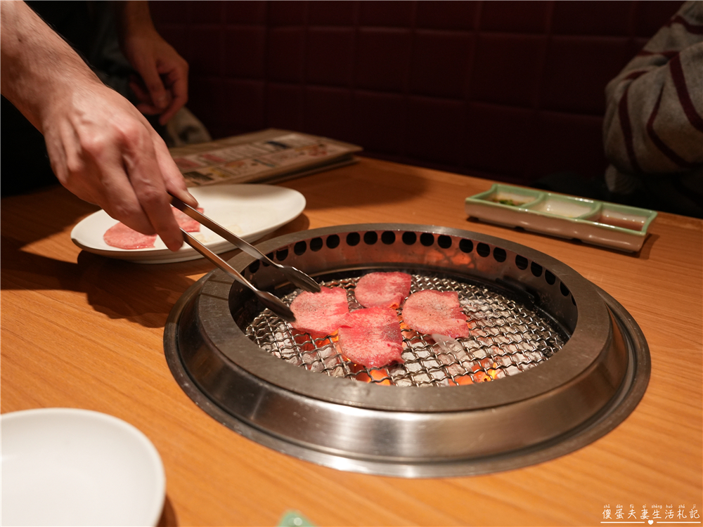 【日本東京。美食】『黒5-池袋東口店』專人代烤超貼心！肉質優秀、不用動手就能吃到完美熟度！ @傻蛋夫妻生活札記