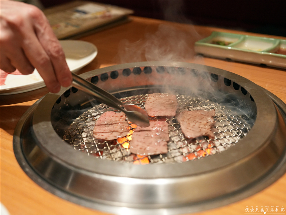 【日本東京。美食】『黒5-池袋東口店』專人代烤超貼心！肉質優秀、不用動手就能吃到完美熟度！ @傻蛋夫妻生活札記
