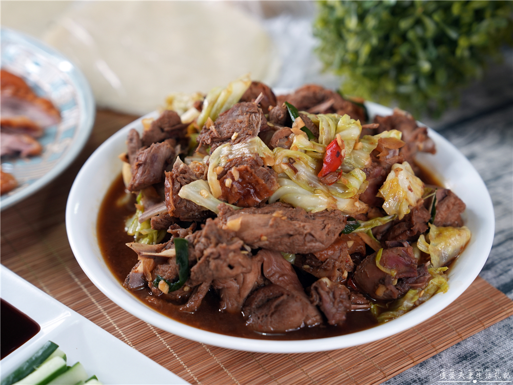 【台中潭子。美食】『炭吉烤鴨』沒預訂吃不到！低調的超香炭烤烤鴨專賣！ @傻蛋夫妻生活札記