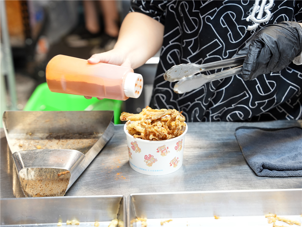 【台中北屯。美食】『寶素齋』酥脆涮嘴！總站夜市的素食炸物小吃！ @傻蛋夫妻生活札記