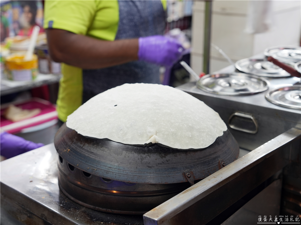 【台中北屯。美食】『印度阿三甩餅』總站夜市的異國風味小吃！ @傻蛋夫妻生活札記