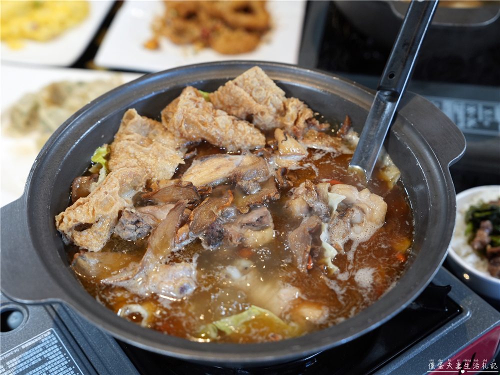 【苗栗竹南。美食】『東棧時光』超質感熱炒餐酒館！聚餐小酌首選！ @傻蛋夫妻生活札記