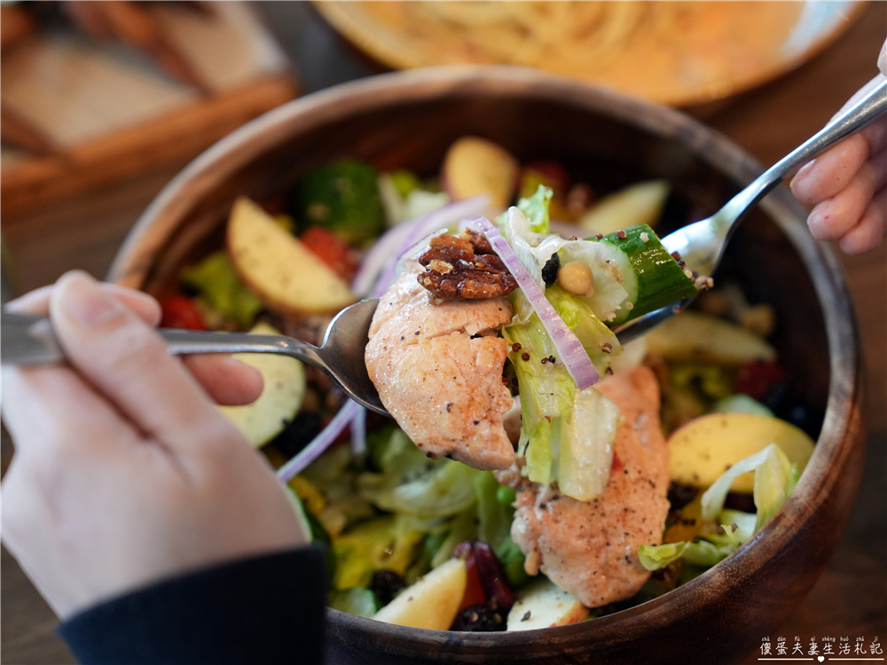 【苗栗市。美食】『庫比咖啡-苗栗聯大店』氛圍超Chill~聯合大學旁的美式風格餐廳！ @傻蛋夫妻生活札記