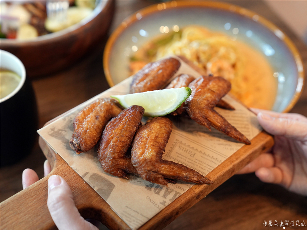 【苗栗市。美食】『庫比咖啡-苗栗聯大店』氛圍超Chill~聯合大學旁的美式風格餐廳！ @傻蛋夫妻生活札記