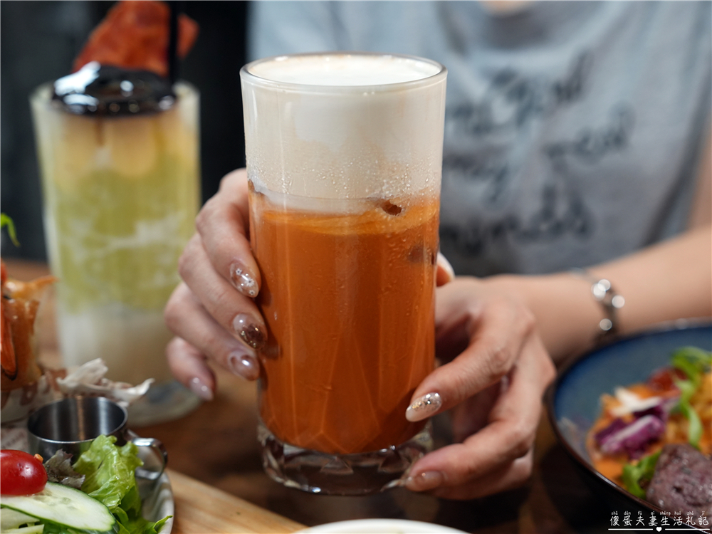 【台中北區。美食】『禾間糧倉』勤美超夯早午餐嶄新登場！培根布丁酪梨牛奶、炙烤鮮蝦英格蘭堡、夕陽醬牛排義大利麵亮眼上桌！ @傻蛋夫妻生活札記