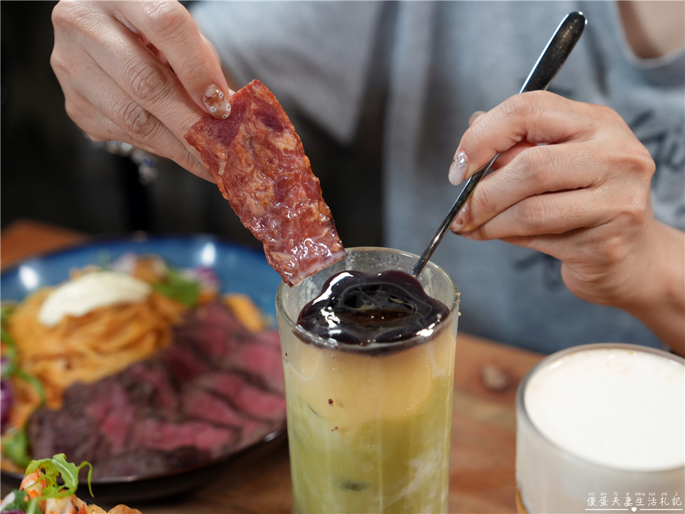 【台中北區。美食】『禾間糧倉』勤美超夯早午餐嶄新登場！培根布丁酪梨牛奶、炙烤鮮蝦英格蘭堡、夕陽醬牛排義大利麵亮眼上桌！ @傻蛋夫妻生活札記