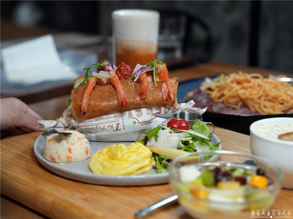 【台中北區。美食】『禾間糧倉』勤美超夯早午餐嶄新登場！培根布丁酪梨牛奶、炙烤鮮蝦英格蘭堡、夕陽醬牛排義大利麵亮眼上桌！ @傻蛋夫妻生活札記