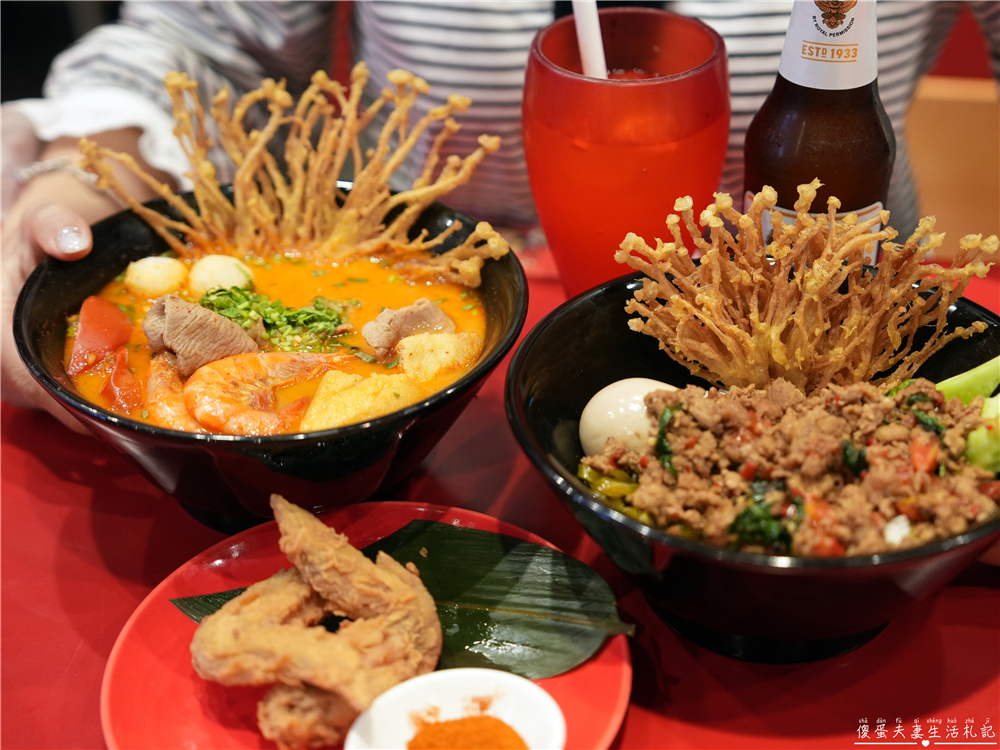 【台中西區。美食】『大心新泰式麵食-台中勤美店』口味香氣都到位！瓦城旗下泰式麵食品牌！ @傻蛋夫妻生活札記