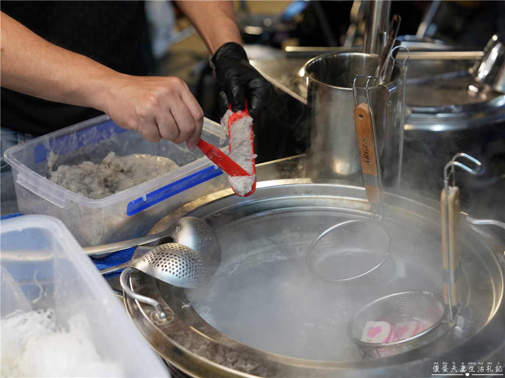 【台中北屯。美食】『手打蝦滑』大顆看的見！總站夜市的涮嘴蝦滑冬粉小吃~ @傻蛋夫妻生活札記