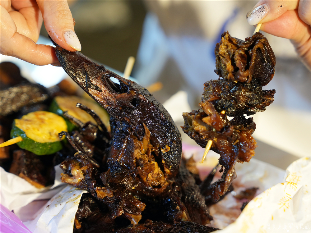 【台中北屯。美食】『大肥鴨東山鴨頭-總站夜市』總站夜市最高評分的東山鴨頭專賣！ @傻蛋夫妻生活札記