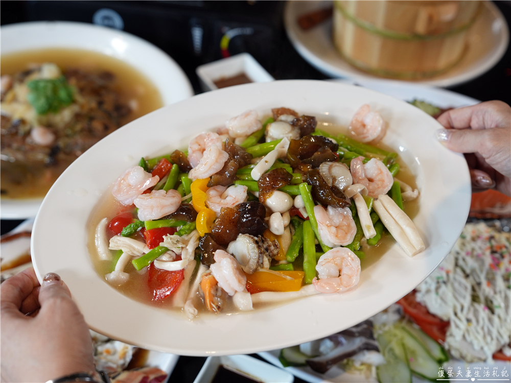 【苗栗竹南。美食】『東棧時光』2026年菜、春酒、尾牙菜色登場！竹南在地的質感系熱炒餐酒館~ @傻蛋夫妻生活札記