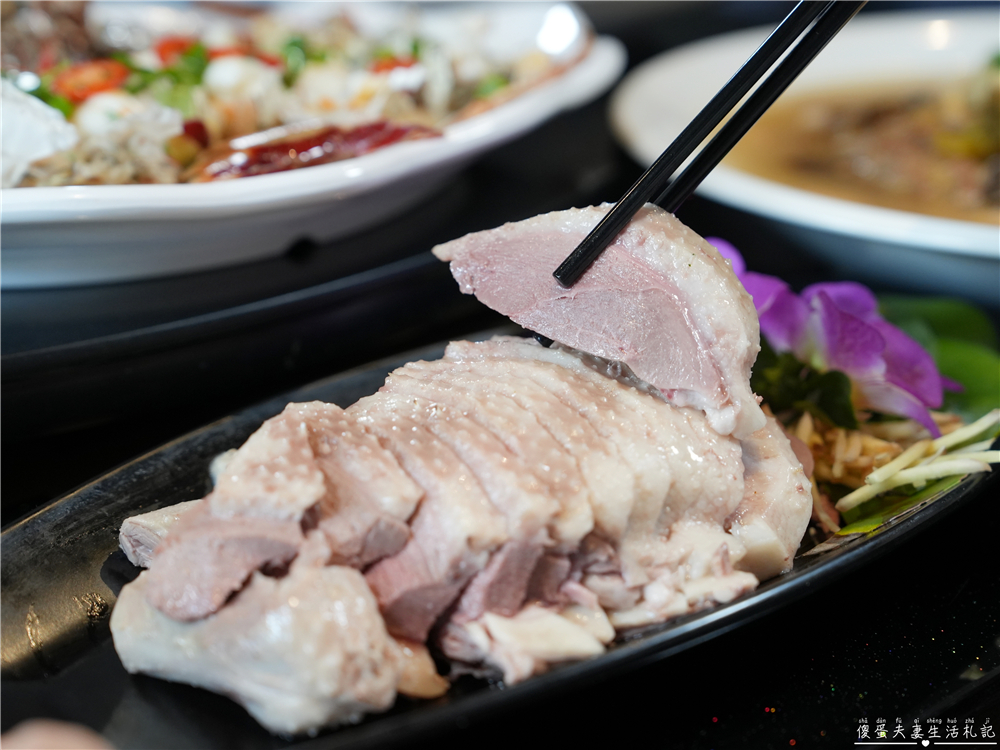 【苗栗竹南。美食】『東棧時光』2026年菜、春酒、尾牙菜色登場！竹南在地的質感系熱炒餐酒館~ @傻蛋夫妻生活札記