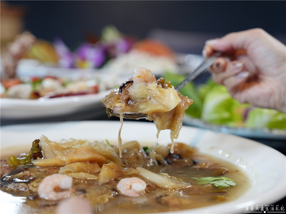 【苗栗竹南。美食】『東棧時光』2026年菜、春酒、尾牙菜色登場！竹南在地的質感系熱炒餐酒館~ @傻蛋夫妻生活札記