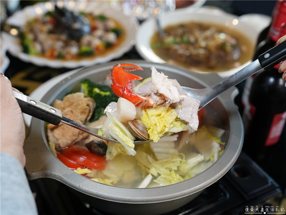 【苗栗竹南。美食】『東棧時光』2026年菜、春酒、尾牙菜色登場！竹南在地的質感系熱炒餐酒館~ @傻蛋夫妻生活札記