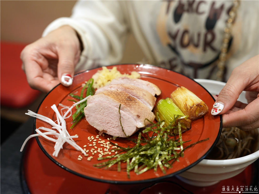【日本群馬。美食】『日本蕎麦 鴨鉄』草津溫泉必吃鴨肉蕎麥麵！特色舞茸菇也好吃~~ @傻蛋夫妻生活札記
