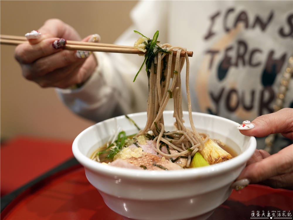 【日本群馬。美食】『日本蕎麦 鴨鉄』草津溫泉必吃鴨肉蕎麥麵！特色舞茸菇也好吃~~ @傻蛋夫妻生活札記