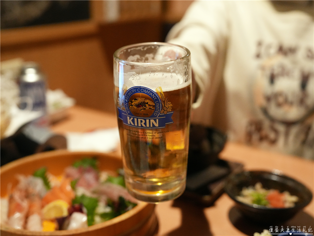 【日本群馬。美食】『魚民日式居酒屋-草津温泉湯畑店』邊吃邊看湯畑夜景超享受！ @傻蛋夫妻生活札記