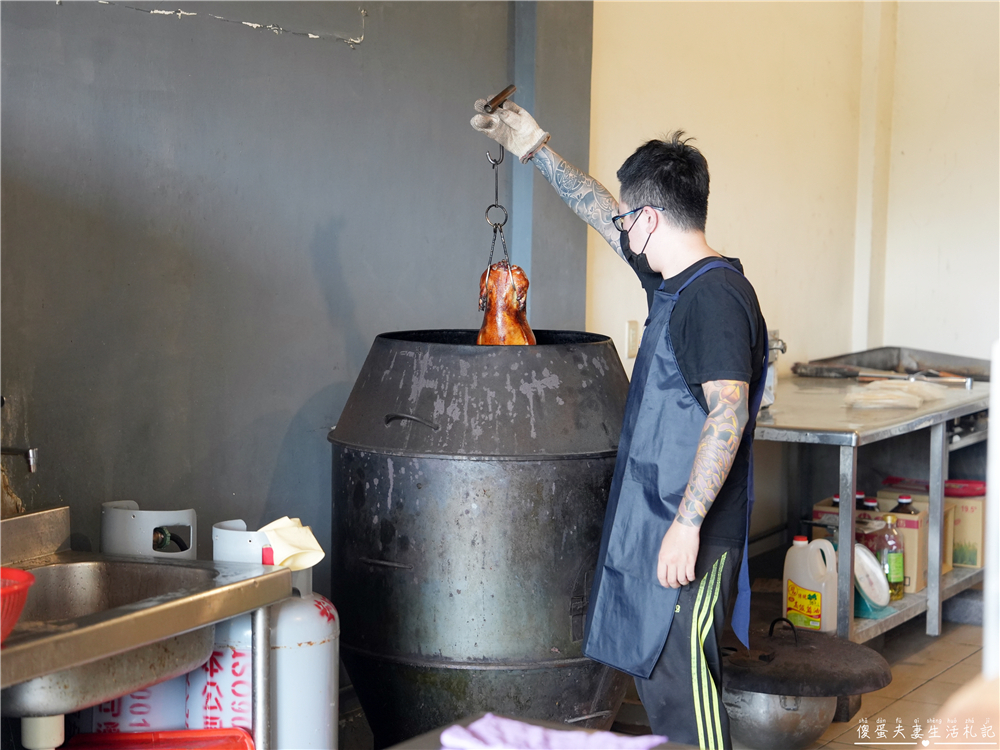 【台中太平。美食】『鴨香寶』皮香肉嫩一鴨二吃！片鴨、炒鴨都有水準的烤鴨專賣店！ @傻蛋夫妻生活札記