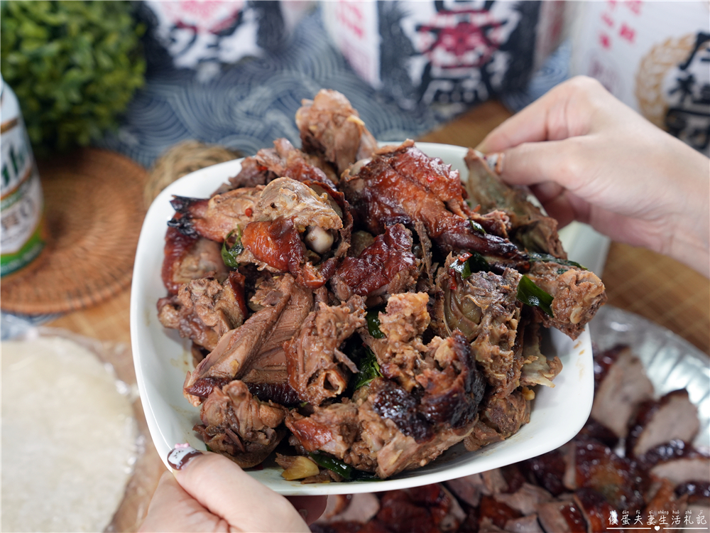 【台中太平。美食】『鴨香寶』皮香肉嫩一鴨二吃！片鴨、炒鴨都有水準的烤鴨專賣店！ @傻蛋夫妻生活札記