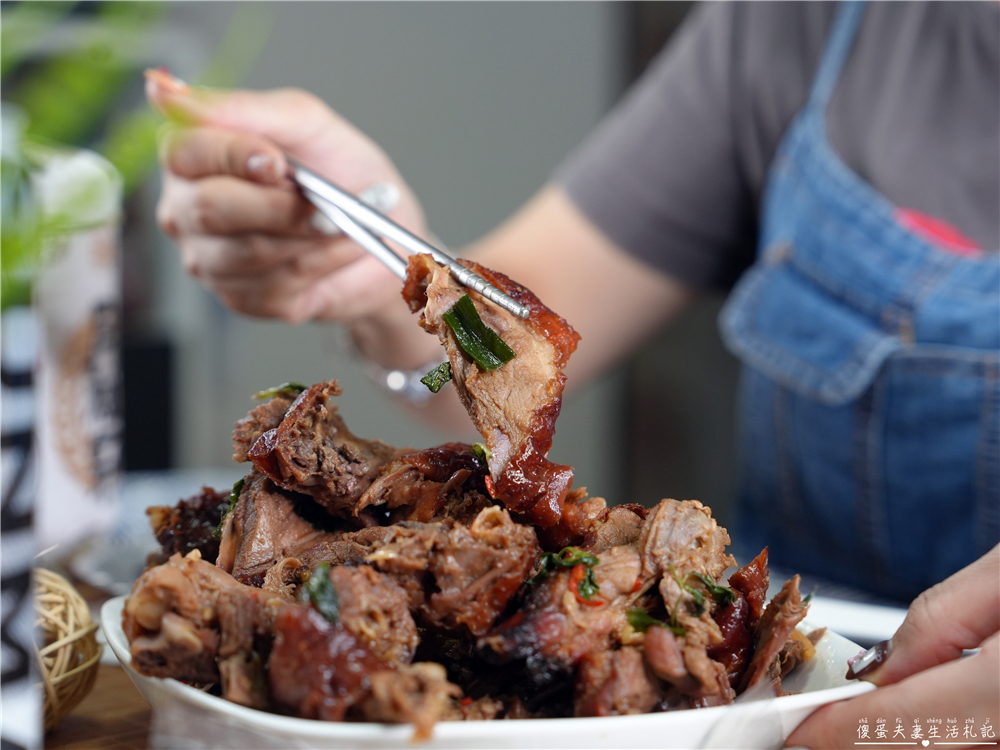 【台中太平。美食】『鴨香寶』皮香肉嫩一鴨二吃！片鴨、炒鴨都有水準的烤鴨專賣店！ @傻蛋夫妻生活札記
