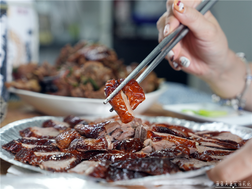 【台中太平。美食】『鴨香寶』皮香肉嫩一鴨二吃！片鴨、炒鴨都有水準的烤鴨專賣店！ @傻蛋夫妻生活札記