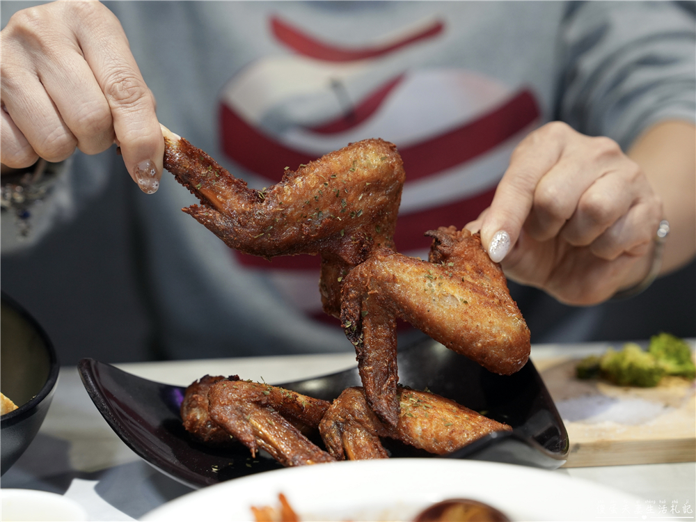 【苗栗頭份。美食】『紳OWL餐酒館』微醺饗宴！品味城市一隅的優雅夜色~ @傻蛋夫妻生活札記