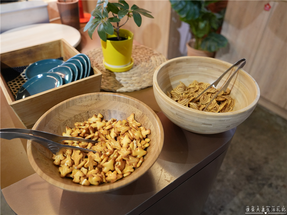 【苗栗頭份。美食】『月團圓雞湯火鍋-頭份尚順店』全新自助吧2代店登場！最低388元個人鴛鴦鍋，澎派自助吧吃到飽！寵物友善火鍋店~ @傻蛋夫妻生活札記