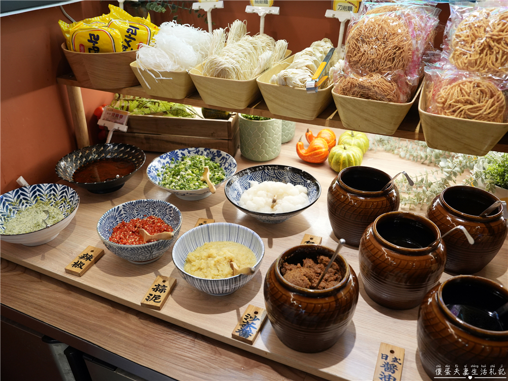 【苗栗頭份。美食】『月團圓雞湯火鍋-頭份尚順店』全新自助吧2代店登場！最低388元個人鴛鴦鍋，澎派自助吧吃到飽！寵物友善火鍋店~ @傻蛋夫妻生活札記