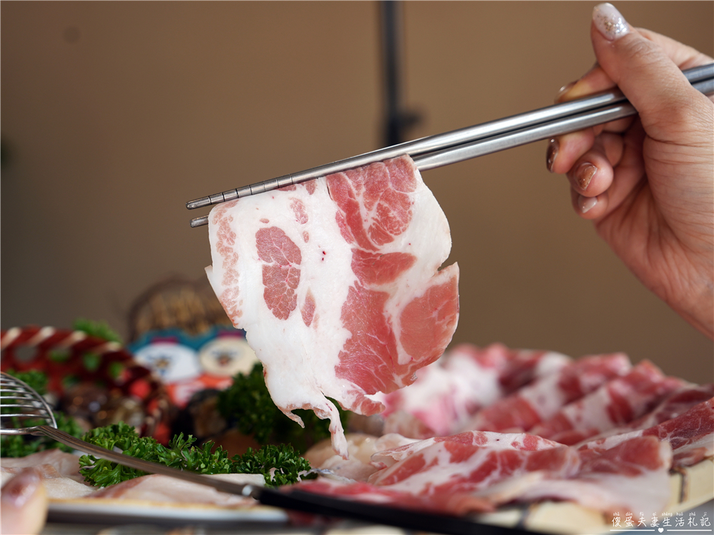 【苗栗頭份。美食】『月團圓雞湯火鍋-頭份尚順店』全新自助吧2代店登場！最低388元個人鴛鴦鍋，澎派自助吧吃到飽！寵物友善火鍋店~ @傻蛋夫妻生活札記