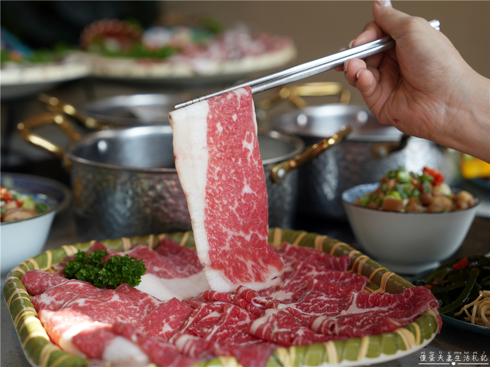 【苗栗頭份。美食】『月團圓雞湯火鍋-頭份尚順店』全新自助吧2代店登場！最低388元個人鴛鴦鍋，澎派自助吧吃到飽！寵物友善火鍋店~ @傻蛋夫妻生活札記