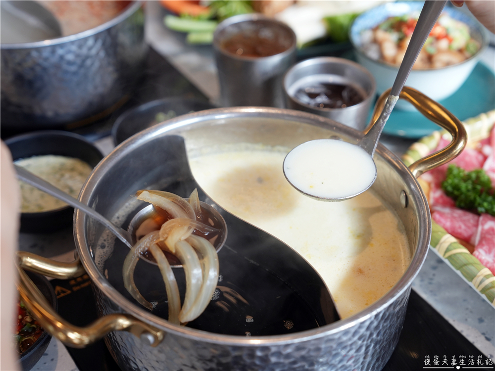 【苗栗頭份。美食】『月團圓雞湯火鍋-頭份尚順店』全新自助吧2代店登場！最低388元個人鴛鴦鍋，澎派自助吧吃到飽！寵物友善火鍋店~ @傻蛋夫妻生活札記