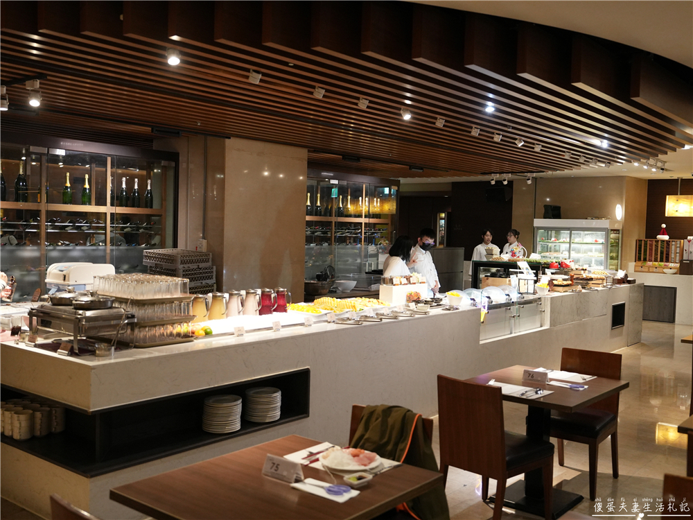 【台中西屯。美食】『溫莎咖啡廳』高質感Buffet！裕元花園酒店的吃到飽百匯餐廳！ @傻蛋夫妻生活札記