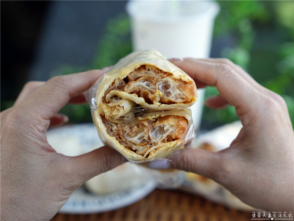 【苗栗市。美食】『市場桂枝豆漿店』超猛鮮肉包子！藏在南苗市場的傳統早餐店！ @傻蛋夫妻生活札記