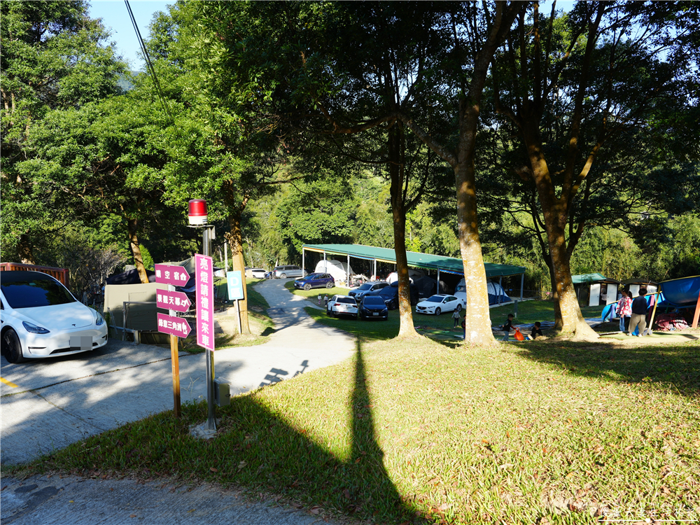 【苗栗大湖。露營】『微笑山丘露營區』玩到不想回家!孩子放電、大人放鬆的樂園系露營區! @傻蛋夫妻生活札記 【苗栗大湖。露營】『微笑山丘露營區』玩到不想回家!孩子放電、大人放鬆的樂園系露營區! @傻蛋夫妻生活札記