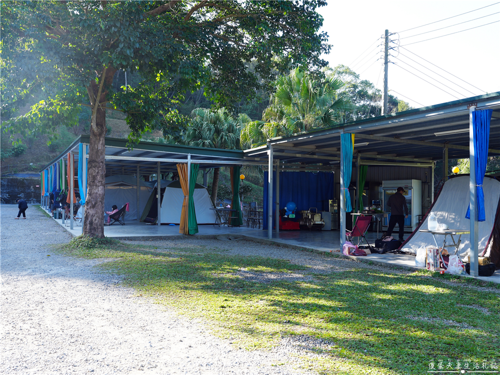 【苗栗大湖。露營】『微笑山丘露營區』玩到不想回家!孩子放電、大人放鬆的樂園系露營區! @傻蛋夫妻生活札記 【苗栗大湖。露營】『微笑山丘露營區』玩到不想回家!孩子放電、大人放鬆的樂園系露營區! @傻蛋夫妻生活札記