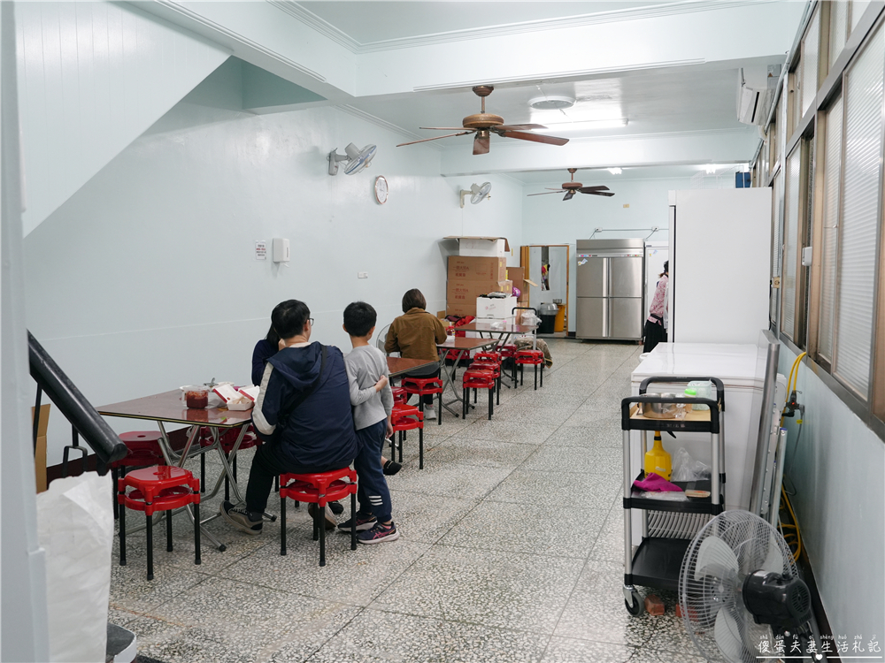 【苗栗頭份。美食】『圓光排肉餐盒』乘載回憶的味道！經營超過一甲子的頭份在地超級便當老店！ @傻蛋夫妻生活札記