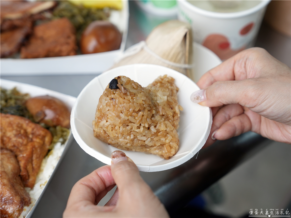 【苗栗頭份。美食】『圓光排肉餐盒』乘載回憶的味道！經營超過一甲子的頭份在地超級便當老店！ @傻蛋夫妻生活札記