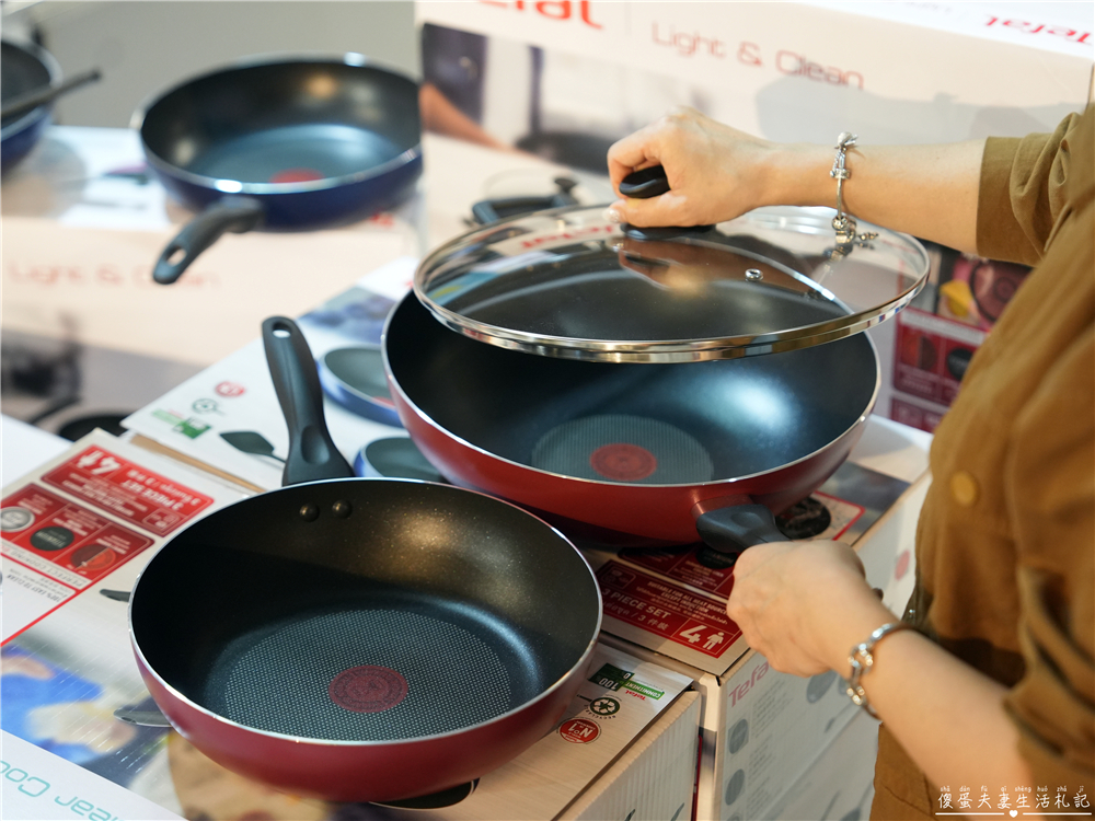 【台中中區。特賣會】『日曜天地OUTLET』年末展示品家電最後出清，全面3折起！各大知名家電、廚具、寢具品牌一次到位！把握機會便宜搶起來！ @傻蛋夫妻生活札記