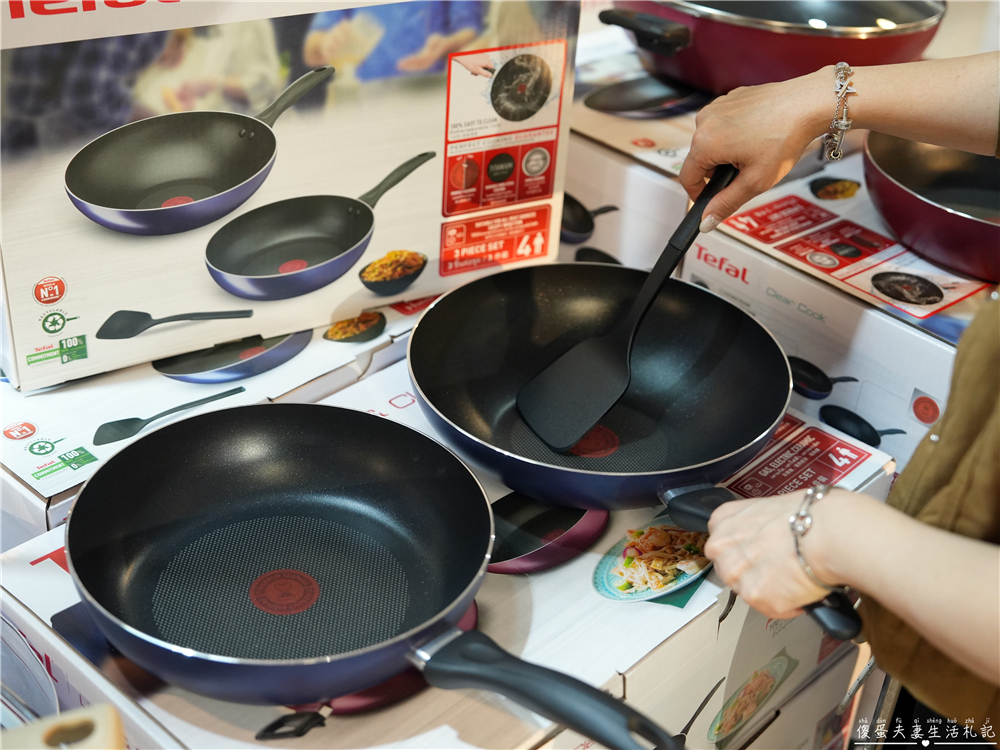 【台中中區。特賣會】『日曜天地OUTLET』年末展示品家電最後出清，全面3折起！各大知名家電、廚具、寢具品牌一次到位！把握機會便宜搶起來！ @傻蛋夫妻生活札記