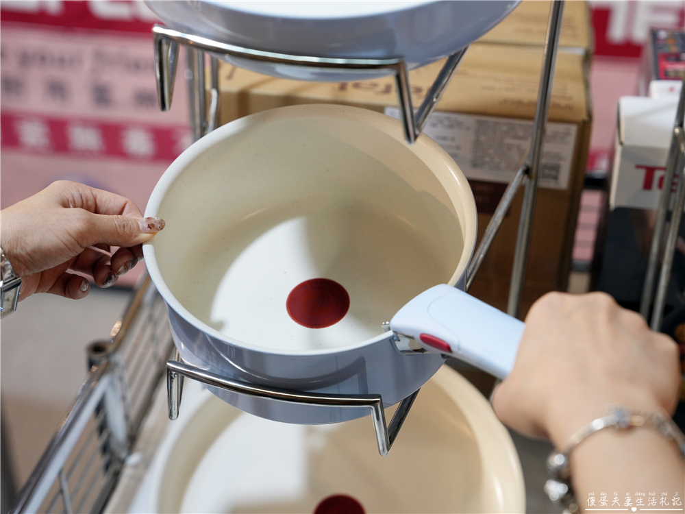 【台中中區。特賣會】『日曜天地OUTLET』年末展示品家電最後出清，全面3折起！各大知名家電、廚具、寢具品牌一次到位！把握機會便宜搶起來！ @傻蛋夫妻生活札記