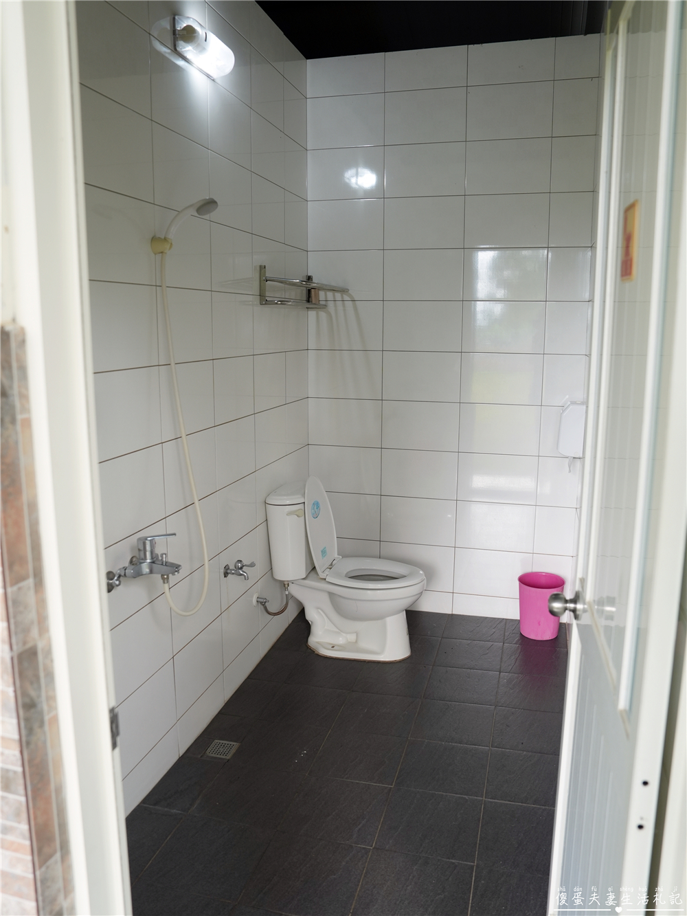 【南投埔里。露營】『湯尼瑪麗露營區』離塵不離城！環境乾淨簡單的舒適露營區~ @傻蛋夫妻生活札記