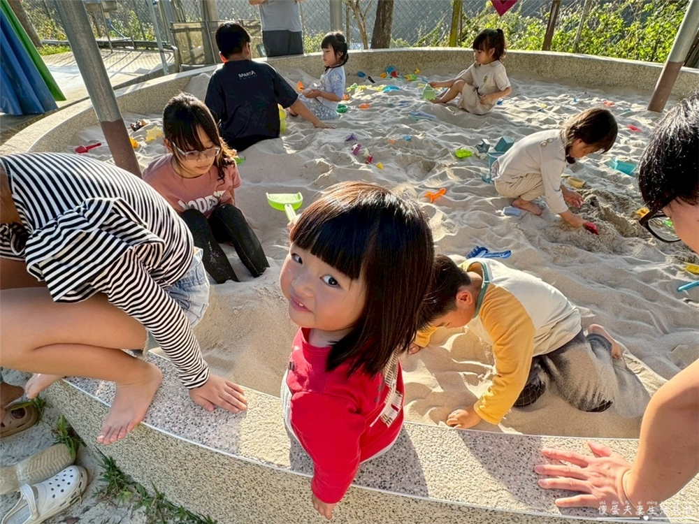 【苗栗大湖。露營】『微笑山丘露營區』玩到不想回家！孩子放電、大人放鬆的樂園系露營區！ @傻蛋夫妻生活札記