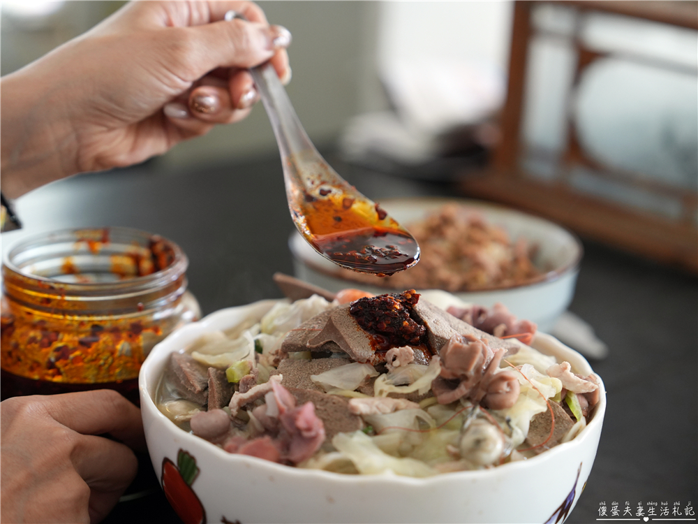 【台中中區。美食】『久流麵攤』粗飽系小吃代表！料多到誇張、份量超猛的街邊美食！ @傻蛋夫妻生活札記