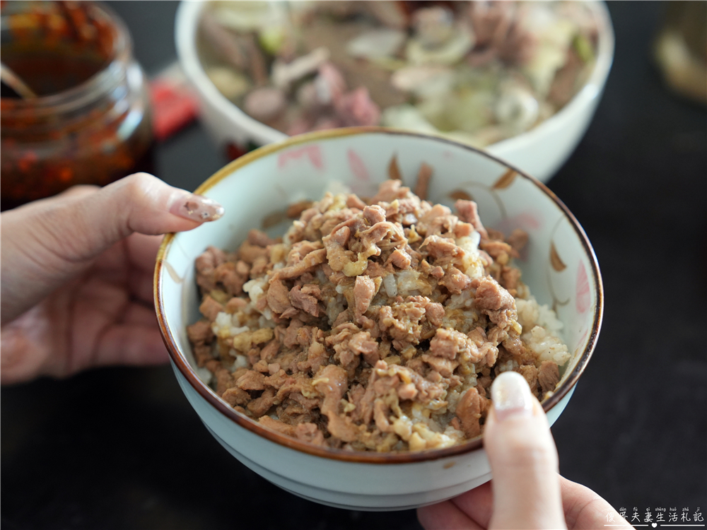 【台中中區。美食】『久流麵攤』粗飽系小吃代表！料多到誇張、份量超猛的街邊美食！ @傻蛋夫妻生活札記