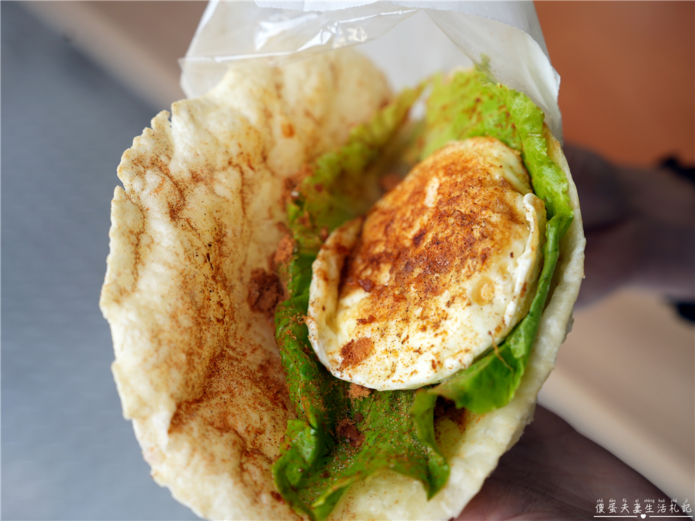 【彰化鹿港。美食】『昭月丨千層酥餅』酥脆餅皮豪邁開吃！鹿港老街的人氣散步小吃！ @傻蛋夫妻生活札記