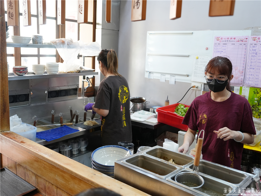 【彰化鹿港。美食】『鹿港圓環頂麵食館』鹿港老街超夯麵食館！10元小菜、俗又大碗！ @傻蛋夫妻生活札記