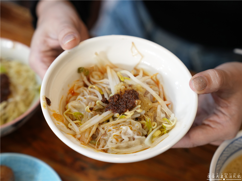 【彰化鹿港。美食】『鹿港圓環頂麵食館』鹿港老街超夯麵食館！10元小菜、俗又大碗！ @傻蛋夫妻生活札記