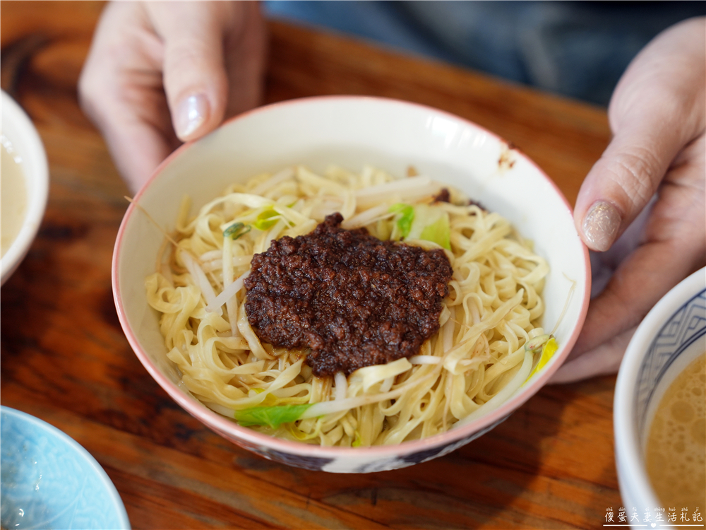 【彰化鹿港。美食】『鹿港圓環頂麵食館』鹿港老街超夯麵食館!10元小菜、俗又大碗! @傻蛋夫妻生活札記 【彰化鹿港。美食】『鹿港圓環頂麵食館』鹿港老街超夯麵食館!10元小菜、俗又大碗! @傻蛋夫妻生活札記