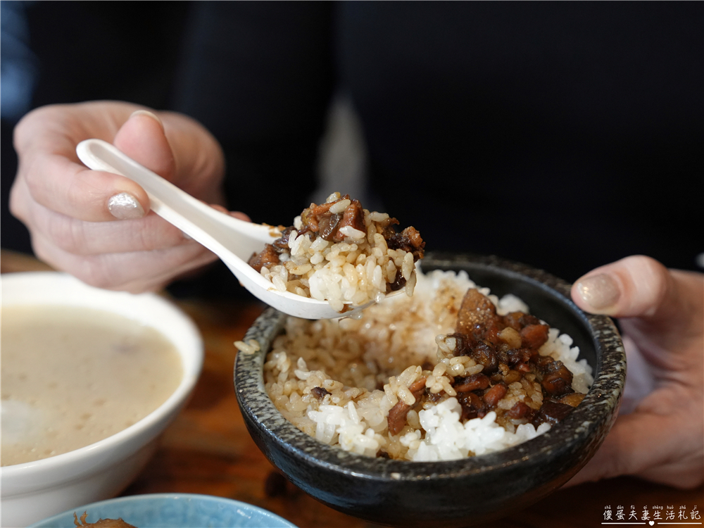 【彰化鹿港。美食】『鹿港圓環頂麵食館』鹿港老街超夯麵食館！10元小菜、俗又大碗！ @傻蛋夫妻生活札記