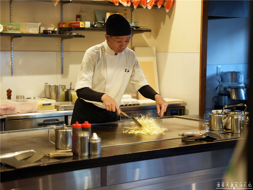 【日本廣島。美食】『Hanako花子-宮島口店』正宗廣島風御好燒！嚴島渡輪前好吃的道地廣島燒！ @傻蛋夫妻生活札記